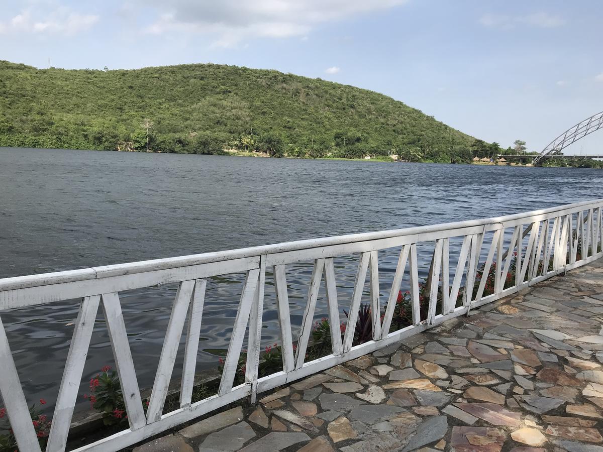 Akosombo Continental Hotel Exterior foto